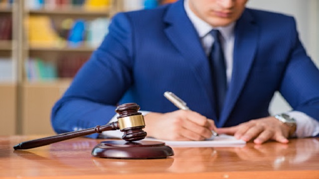 برطرف کردن مشکلات حقوقی توسط وکیل حقوقی