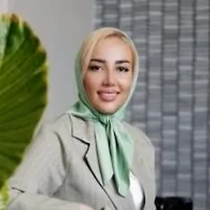 محدثه مؤمنی بهترین وکیل زن در اراک